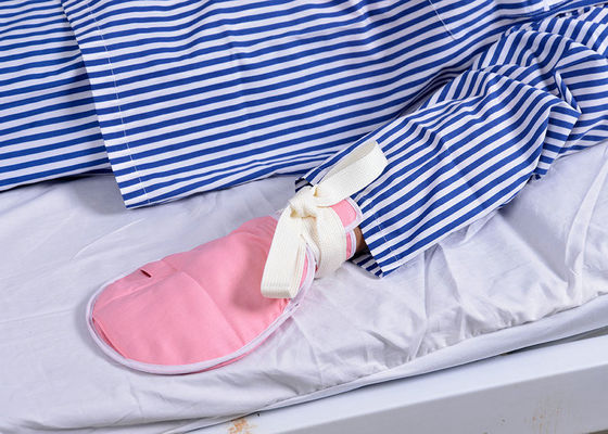 มีความเสี่ยงสูงมือผู้ป่วยดูแลสุขภาพนวมทางการแพทย์ที่มีความยับยั้งชั่งใจเข็มขัด