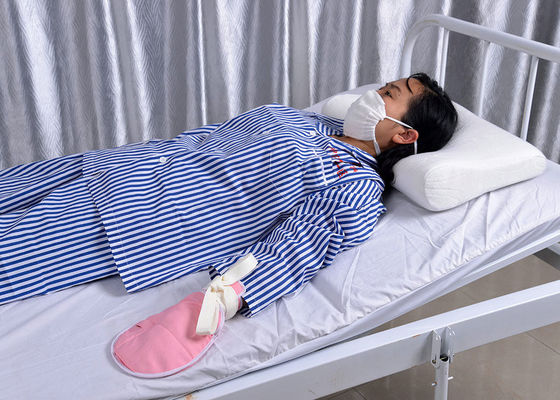 มีความเสี่ยงสูงมือผู้ป่วยดูแลสุขภาพนวมทางการแพทย์ที่มีความยับยั้งชั่งใจเข็มขัด